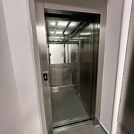 Apartman Lux شقة *