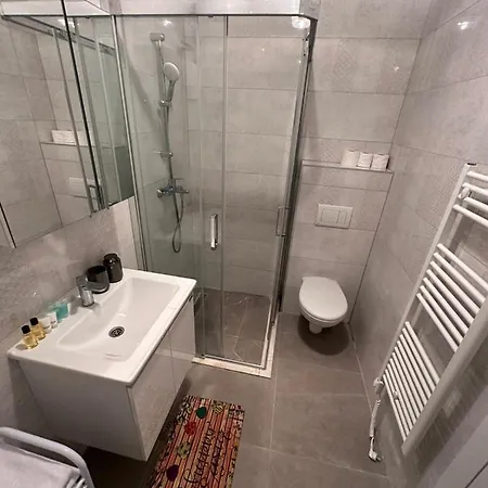 Apartman Lux شقة