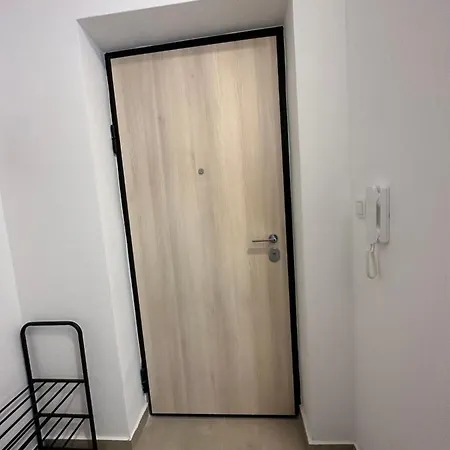 Apartman Lux شقة